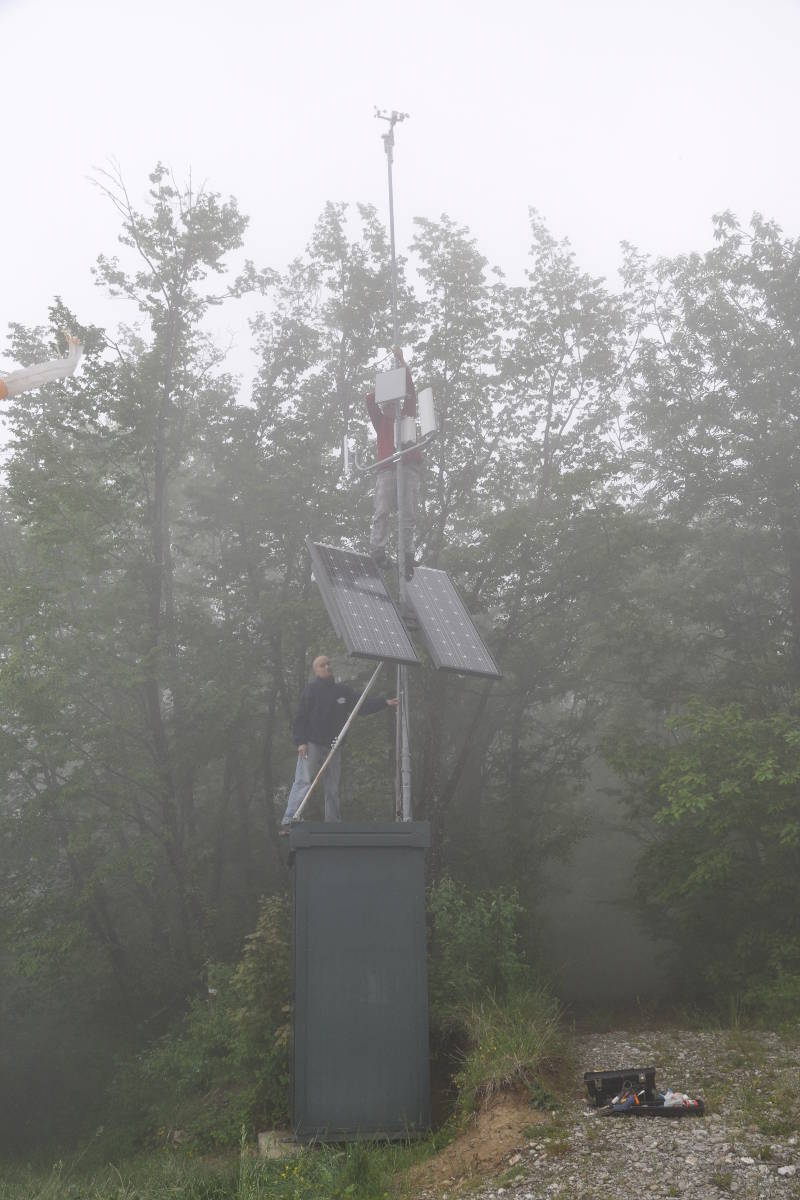 Enzo e Gianluca alla stazione meteo di Rusino